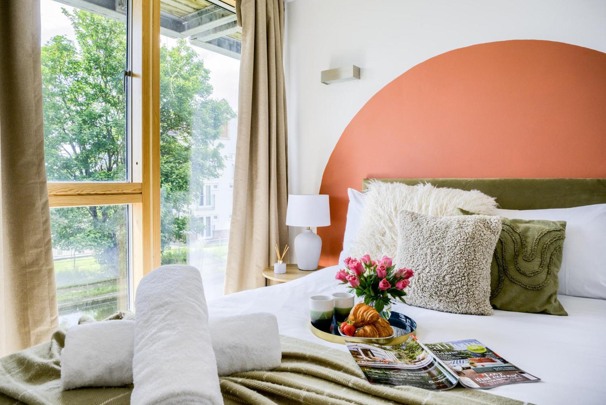 Coventry Large 4-Bed Townhouse By Empower Homes Ngoại thất bức ảnh