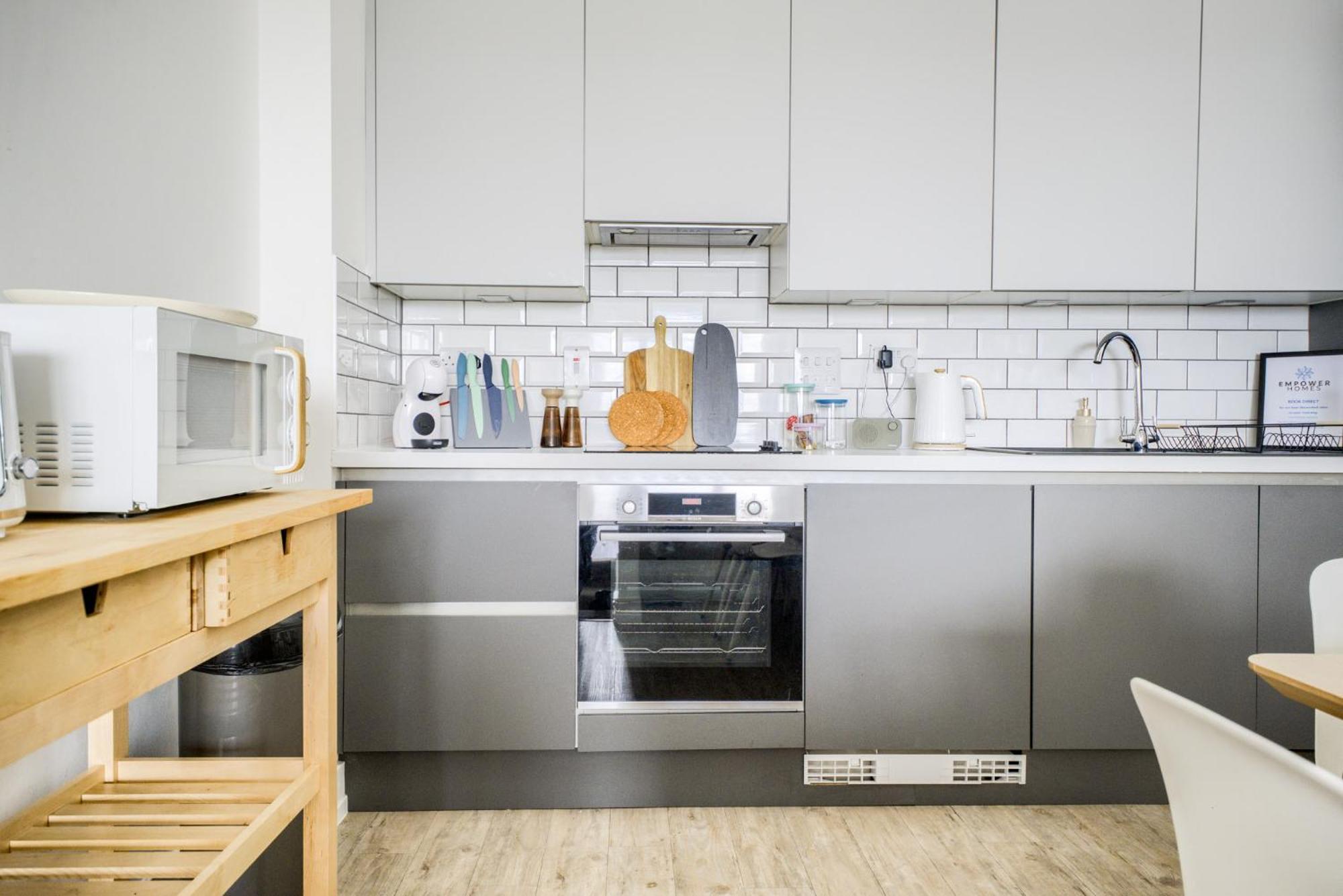 Coventry Large 4-Bed Townhouse By Empower Homes Ngoại thất bức ảnh