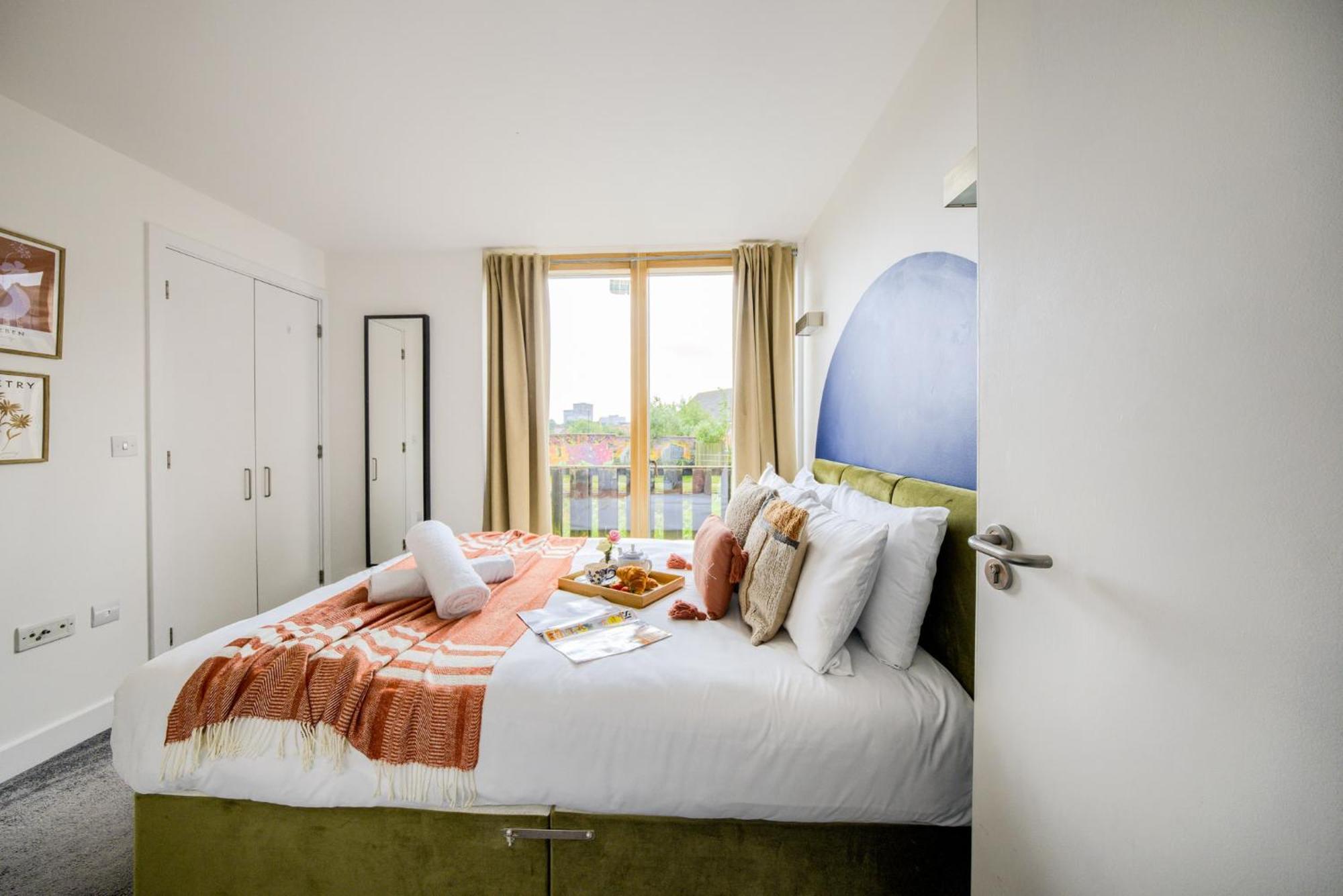 Coventry Large 4-Bed Townhouse By Empower Homes Ngoại thất bức ảnh