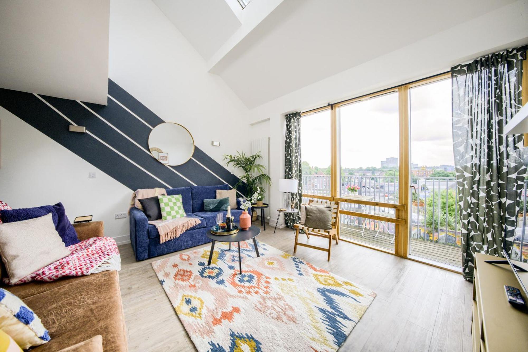 Coventry Large 4-Bed Townhouse By Empower Homes Ngoại thất bức ảnh